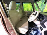 運転席シート廻りは使用感も少なく、良好な状態となっています。丁寧に使われていたことがよくわかりますね。