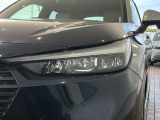 LEDヘッドライトは、点灯の瞬間から最大光量を発揮し、突然暗くなるトンネルなどでの安定感を高めます。