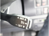 トラクションコントロールとは、すべりやすい路面での発進時や加速時にタイヤの空転を抑え、駆動力確保に貢献する機能です。詳細は販売店スタッフまでおたずねください。