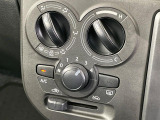 寒い冬も暑い夏も全席に快適な空調を届けてくれる、ダイヤル式エアコンを装備♪