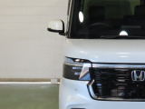 LEDヘッドライトは、点灯の瞬間から光量を発揮し、突然暗くなるトンネルなどでの安定感を高めます。