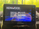 【大画面ナビ】人気の大型8インチフローティングナビを装備。存在感のある大画面はインパクト大!ナビ利用時のマップ表示は見やすく、テレビやDVDは臨場感がアップ!いつものドライブがグッと楽しくなります♪