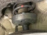 お車を安心してお乗りいただく為には、足回りの定期点検が欠かせません。サービスサポート(有償保証)では無料点検もご提供しており、安心のカーライフをお過ごしいただけるサポート体制が整っています。