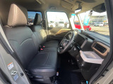 運転席シート廻りは使用感も少なく、良好な状態となっています。丁寧に使われていたことがよくわかりますね。