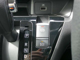 渋滞時等の発進・停止の多い時に運転が楽々のオートブレーキホールド機能付きです。これで渋滞も怖くないですね♪