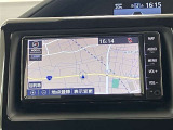 純正ナビを装備。タッチパネル式で使いやすく、お出かけもラクラクです。