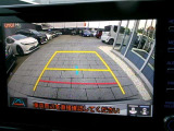 バックガイドモニターで、後方を確認しながら安心して駐車することができます。運転初心者も熟練者も必須の機能ですよ!