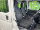 運転席シート廻りは使用感も少なく、良好な状態となっています。丁寧に使われていたことがよくわかりますね。