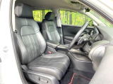 運転席シート廻りは使用感も少なく、良好な状態となっています。前オーナー様が丁寧に使っていたことがよくわかりますね。