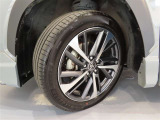 タイヤサイズは225/50R18です。