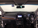 【前方視界】開放的な前方視界!運転がしやすく疲れにくいです♪窓が大きく、見通しがとっても良いおクルマですよ♪