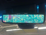 【デジタルインナーミラー】後席の大きな荷物や同乗者で後方が確認しづらい時でも安心!カメラが撮影した車両後方の映像をルームミラー内に表示。クリアな視界で状況の確認が可能です!