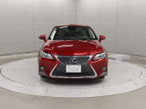 低い車高、ロングルーフ、低重心な佇まい、ショルダーやタイヤの張り出し感を強調した造形などにより、空力性能、居住性を確保しつつ、走りを感じさせるシルエットを実現しています