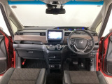【前方視界】開放的な前方視界!運転がしやすく疲れにくいです♪窓が大きく、見通しがとっても良いおクルマですよ♪