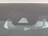 【トヨタセーフティセンス】走行中に前方の車両等を認識し、衝突しそうな時は警報とブレーキで衝突回避と被害軽減をアシスト。より安全にドライブをお楽しみいただけます。