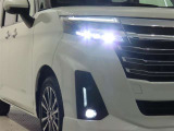 高輝度で点灯速度が速く、しかも消費電力の少ないLEDヘッドライトが装備されています!LEDの明るい光が走行中の視界の確保をサポートして、夜のドライブがより楽しく安全に運転できます♪