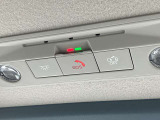 SOSコールボタンを装備しています。事故やあおり運転に遭った時など、オペレーターへ直接通話できて救援要請が出来ます。