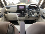◆◆◆運転席まわりはこのように機能的にまとまっています。