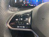 ◆クルーズコントロールにレーダーセンサーを組み合わせ、先行車を測定し設定されたスピードを上限に自動で加減速を行います。一定の車間距離を維持することで、長距離走行でのドライバーの疲労を低減させます。
