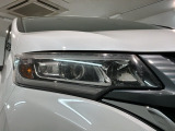 LEDヘッドライトは、点灯の瞬間から最大光量を発揮し、突然暗くなるトンネルなどでの安定感を高めます。