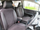 前席の画像です。是非運転席に座っていただき視界等をご確認ください。