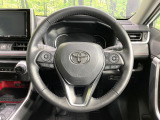 【純正革巻きステアリング】上質な革を使用することで、手にしっかり馴染みとても運転しやすいハンドルです♪