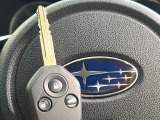 【キーレス】少し離れた場所からでもボタン一つでドアの開錠・施錠ができるのでとっても便利!ドアの鍵穴周りに傷をつけることもありません♪