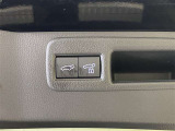 パワーバックドア搭載でバックドアの開閉が指1本♪