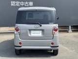 後部座席はプライバシーガラスとなっています。座っている人や置いてある荷物が見えにくくなっているのでプライバシーの確保が出来ます。ぜひ見て確認してみて下さい