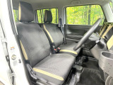 運転席シート廻りは使用感も少なく、良好な状態となっています。前オーナー様が丁寧に使っていたことがよくわかりますね。