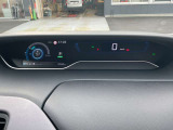 e-POWER専用メーターはモーター出力、エネルギーフロー表示、各種燃費表示機能、バッテリー残量、オド・ツイントリップメーター、デジタル時計、航続可能距離、サービスインターバルなどが表示されます。