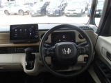 Honda車が初めての方にも扱いやすく分かりやすいインパネ周りと各種スイッチ類です