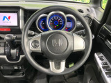 【ステアリングスイッチ】運転中、前方から目線をそらすことなく、オーディオ等の操作が可能な便利機能!安心&快適なドライブを演出してくれます♪
