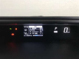 とっても見やすいメーターです。夜間時はラグジュアリーな気分にさせてくれる照明が魅力ですので、夜のドライブも楽しみになりますよ♪