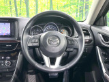 【純正革巻きステアリング】上質な革を使用することで、手にしっかり馴染みとても運転しやすいハンドルです♪