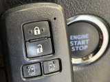 【キーレス】少し離れた場所からでもボタン一つでドアの開錠・施錠ができるのでとっても便利!ドアの鍵穴周りに傷をつけることもありません♪