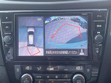 【アラウンドビューモニター】上から見下ろしたように駐車が可能です。安心して縦列駐車も可能です。