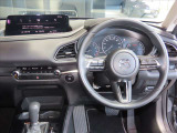 当グレードならではの赤色のステッチが差し色にピッタリです!ぜひ現車でご覧ください♪