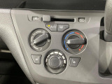 寒い冬も暑い夏も全席に快適な空調を届けてくれる、ダイヤル式エアコンを装備♪