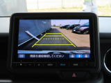 リアワイドカメラシステム!従来の視野に加えて、後方側方を約180&deg;まで見えるワイドビューと、後方を真上から見たような視野で駐車時などに便利なトップダウンビューの3つの視野があります!
