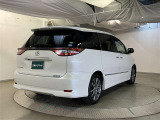 車検や点検・整備も大阪トヨペットにお任せください。お客様の快適なカーライフを長く安心サポートいたします。