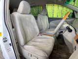 運転席シート廻りは使用感も少なく、良好な状態となっています。丁寧に使われていたことがよくわかりますね。