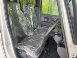 運転席シート廻りは使用感も少なく、良好な状態となっています。丁寧に使われていたことがよくわかりますね。