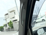 運転席&助手席に乗降グリップが付いてます☆乗り降りの際に便利です★