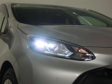 高輝度で点灯速度が速く、しかも消費電力の少ないLEDヘッドライトが装備されています!LEDの明るい光が走行中の視界の確保をサポートして、夜のドライブがより楽しく安全に運転できます♪