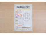 【車輌検査証明書】店頭にてクルマの状態が一目で分かる検査証明書を公開中。トヨタ認定検査員が厳しく査定し、状態を点数と図解で表示しています。修復歴はもちろん、傷やヘコミの箇所や程度がご確認いただけます。