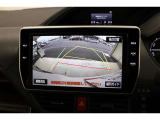■バックカメラ■ モニターを見ながら車庫入れやバック運転ができるので、車庫入れが苦手な方や大きな車を運転する際にも安心!現在のバックカメラは小型になってあまり目立ちません。視野も広く、オススメです!