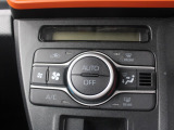 オートエアコンのお車ですので室内の温度をスムーズに調整してくれます♪