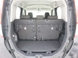荷物の積み降ろしがしやすい低床設計