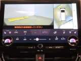 パノラミックビューモニター付きです。車両を上から見たような映像をディスプレイオーディオ画面に表示。運転席からの目視だけでは見にくい、車両周辺の状況をリアルタイムでしっかり確認できます。